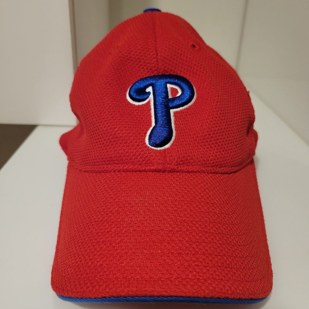 Never worn Phillies hat